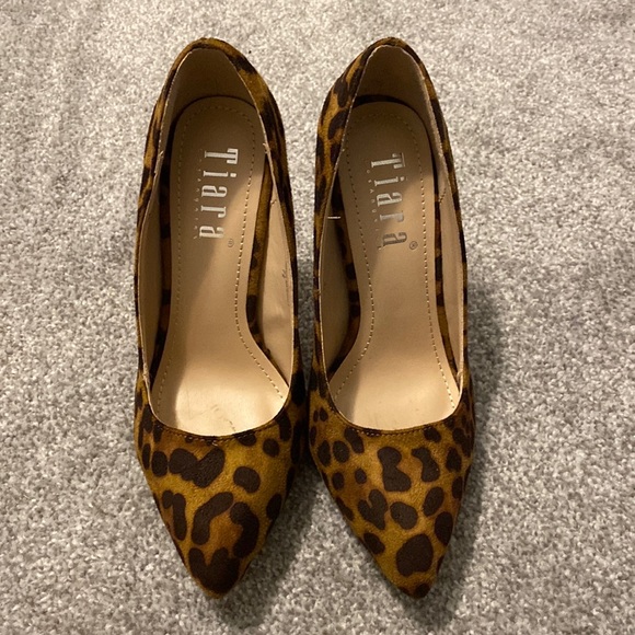 Pumps - Picture 1 of 4